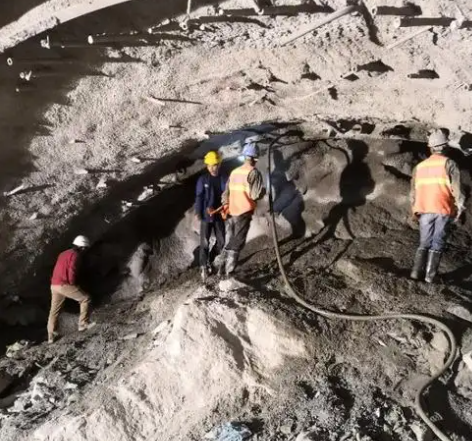 皇姑拱顶带模注浆料的施工流程及注意事项
